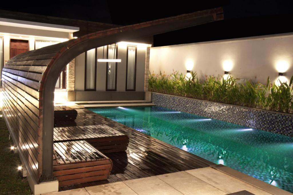 Bumi Segah Hotel Tanjung Redep Exterior foto